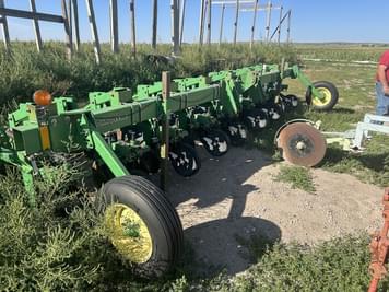 Main image John Deere 856
