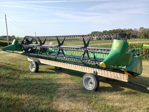 1999 John Deere 920 Image