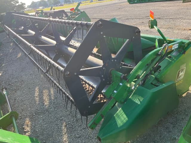 Image of John Deere 920 equipment image 1