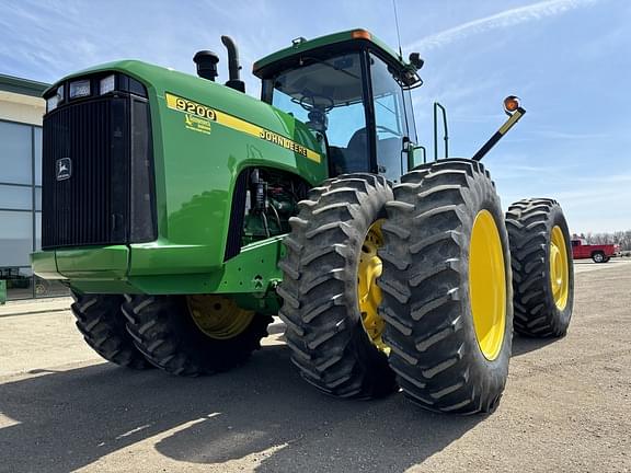 Image of John Deere 9200 equipment image 1