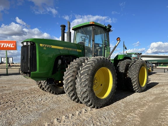 1999 John Deere 9200 Equipment Image0