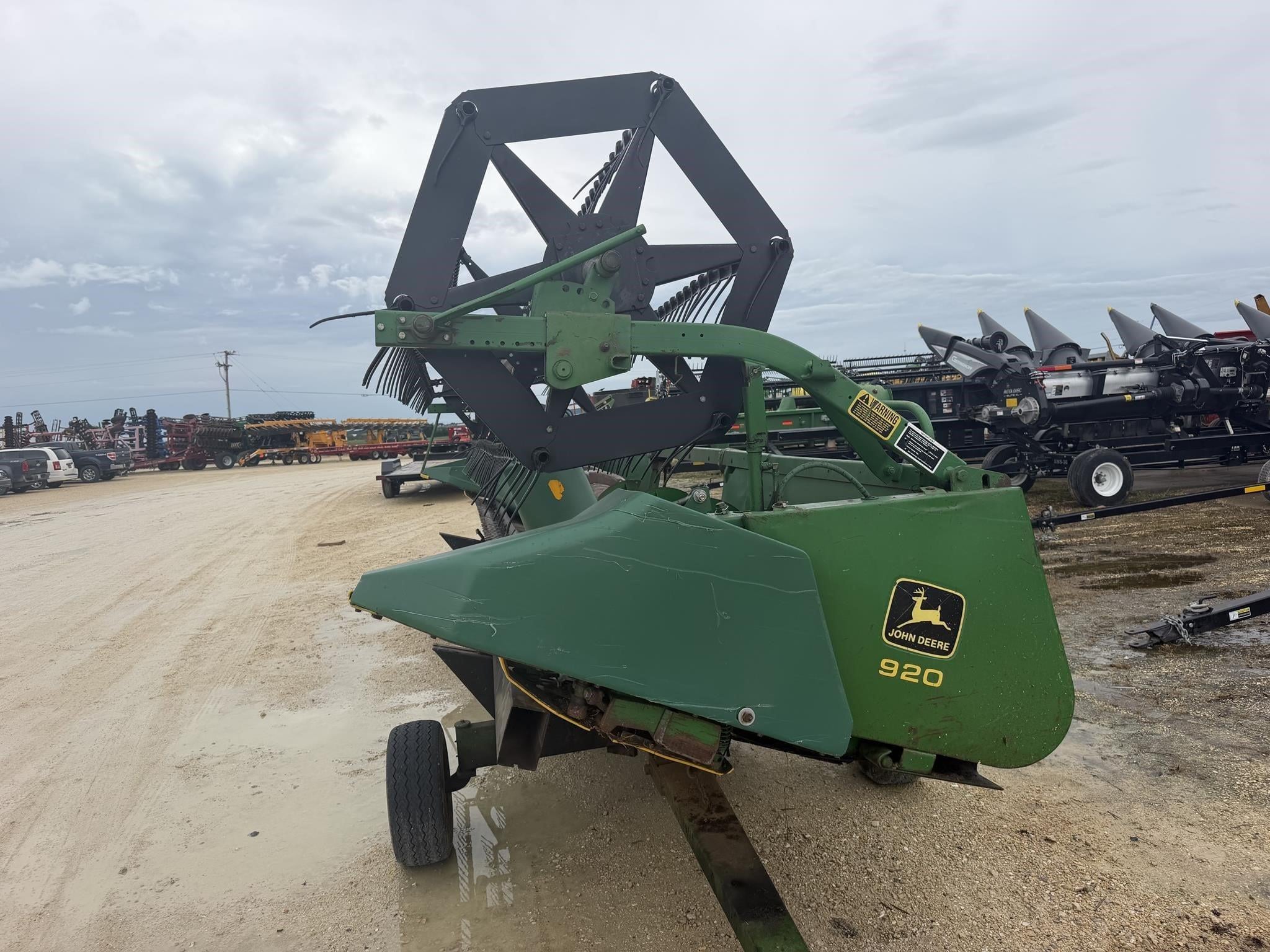 1999 John Deere 920F Equipment Image0