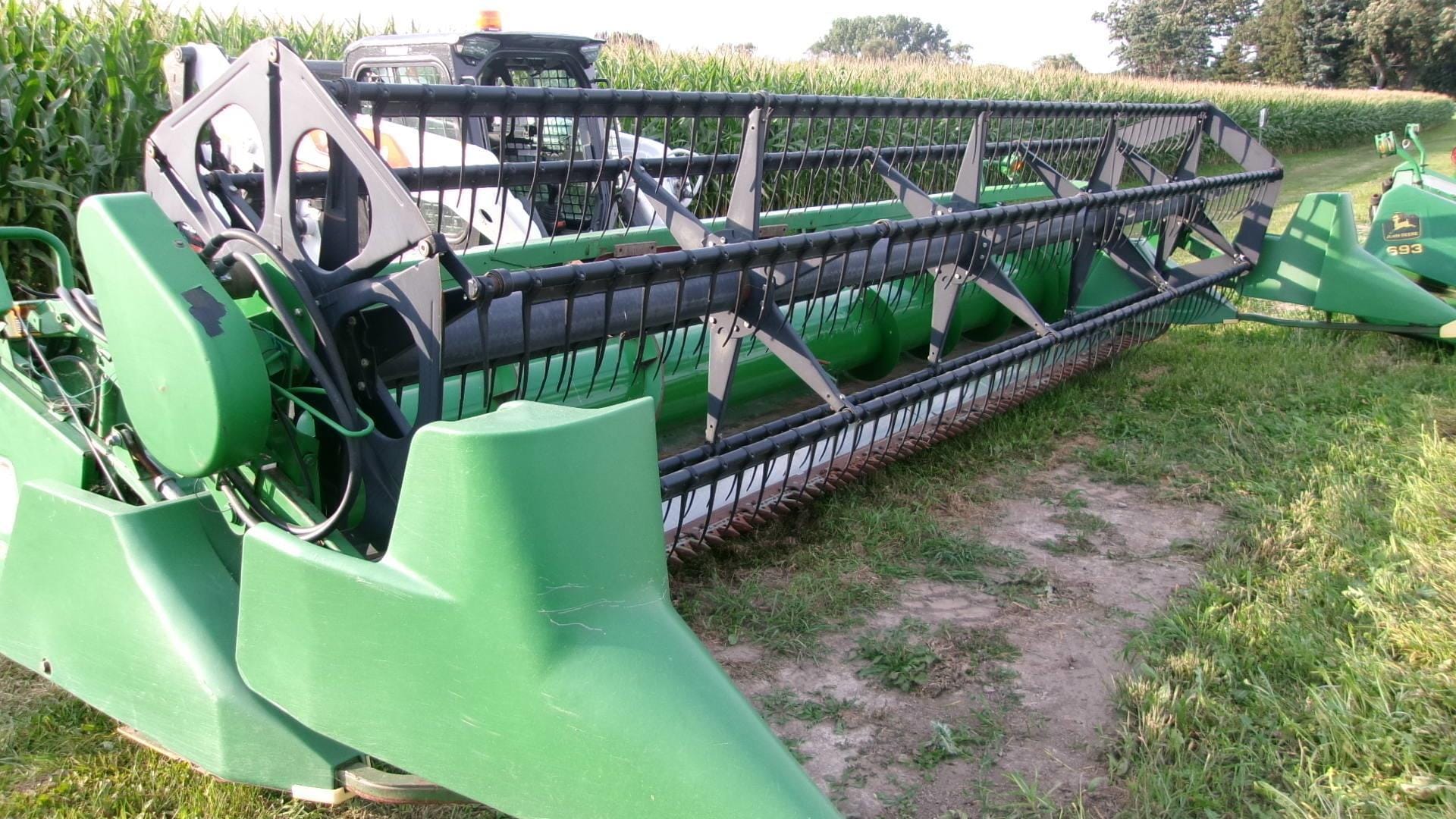 1999 John Deere 920F Equipment Image0