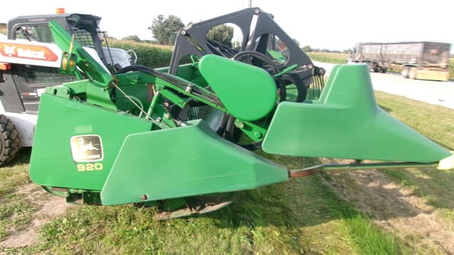 Image of John Deere 920F equipment image 1