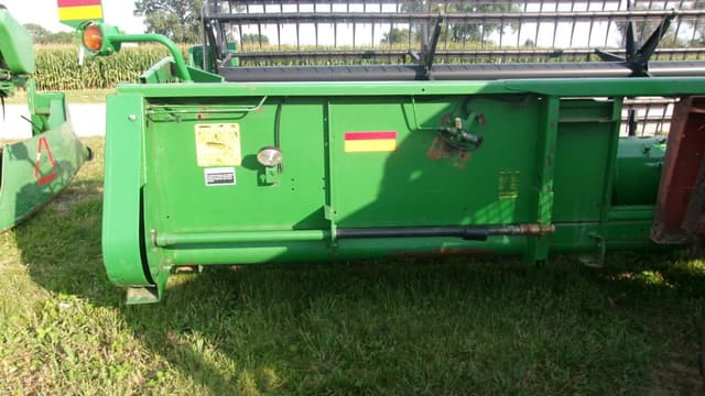 Image of John Deere 920F equipment image 4