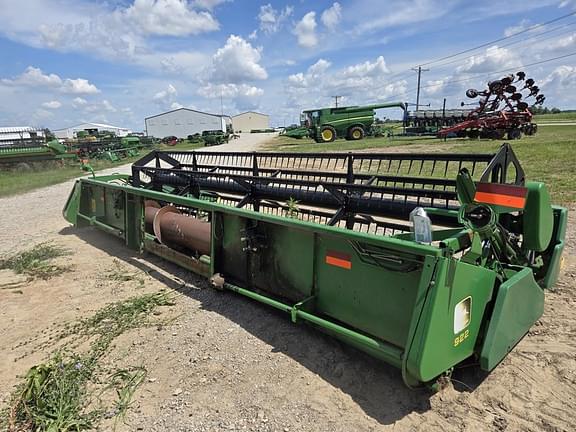 Image of John Deere 922 Image 1