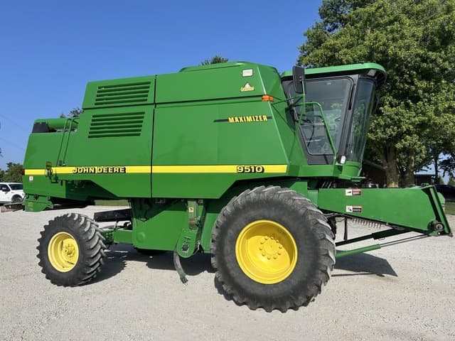 Image of John Deere 9510 equipment image 1