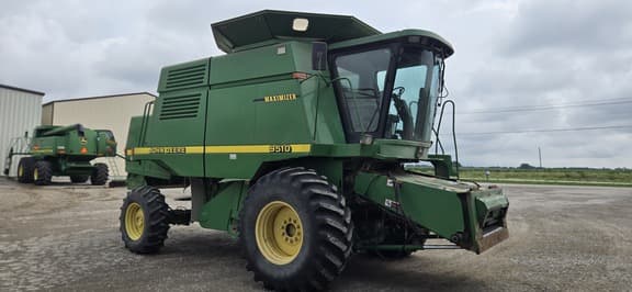 Image of John Deere 9510 equipment image 1
