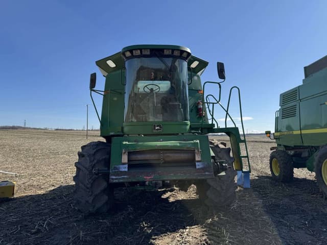 Image of John Deere 9510 equipment image 1