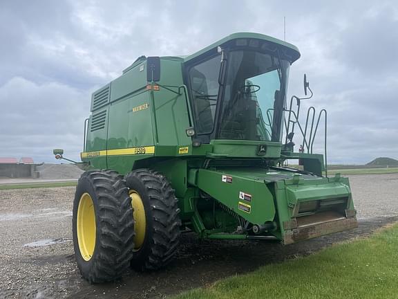 Image of John Deere 9510 equipment image 2