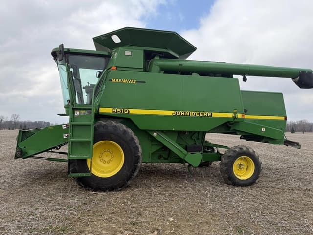 Image of John Deere 9510 equipment image 1