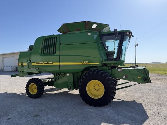 Image of John Deere 9550 equipment image 2