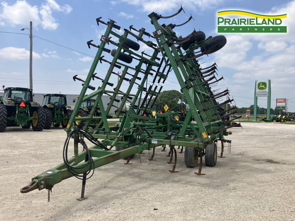 1999 John Deere 980 Equipment Image0