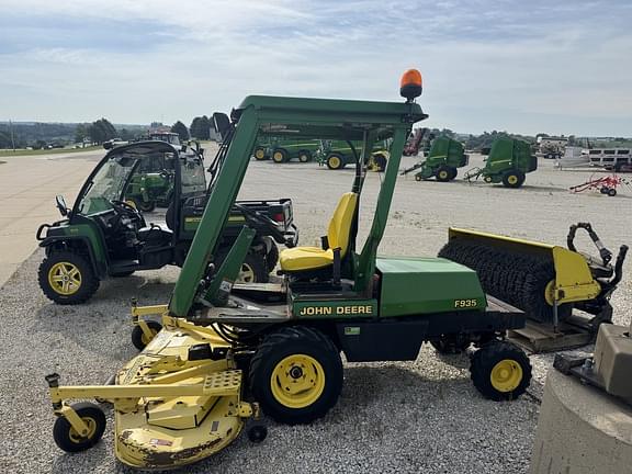 Image of John Deere F935 equipment image 1