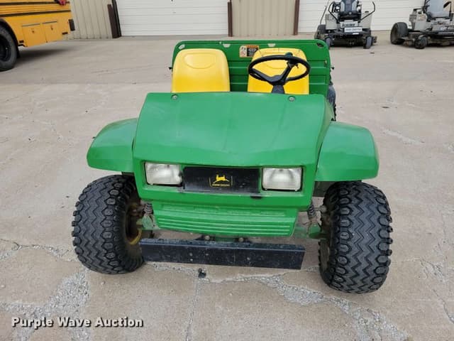 Image of John Deere Gator 4X2 equipment image 1