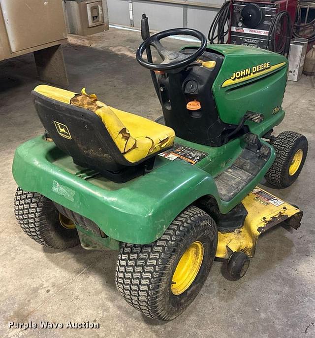 Image of John Deere LT166 equipment image 4