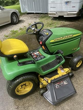 1999 John Deere LX277 Equipment Image0