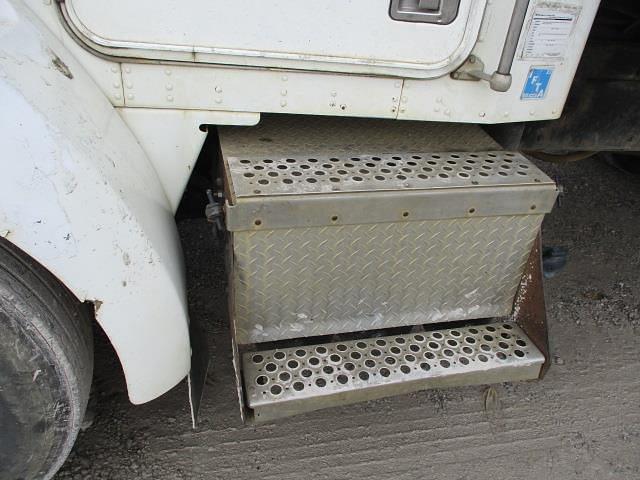 Thumbnail image Kenworth T300 17