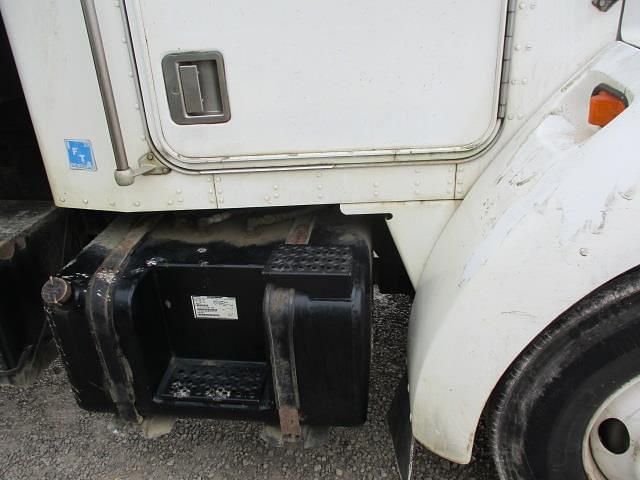 Thumbnail image Kenworth T300 19