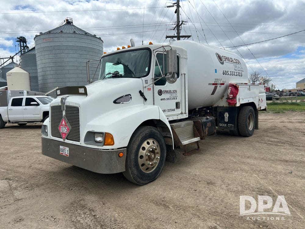 1999 Kenworth T300 Equipment Image0