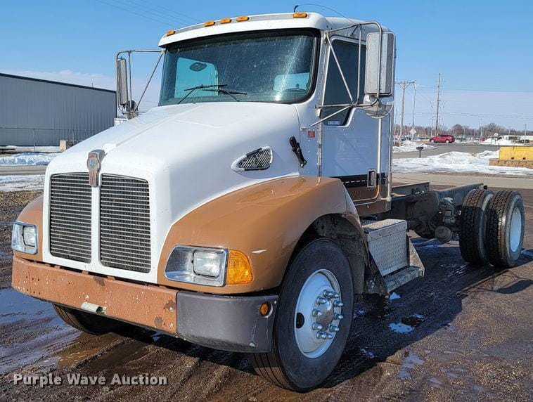 Main image Kenworth T300