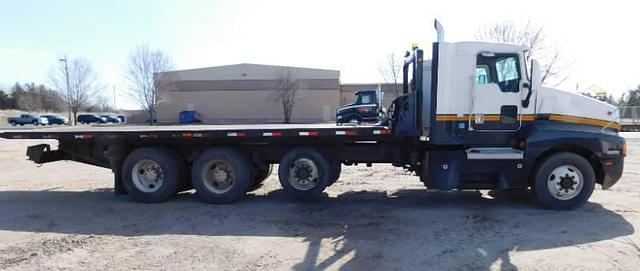 Image of Kenworth T600B equipment image 3