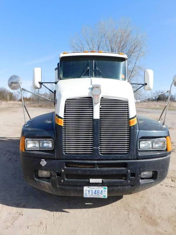 Image of Kenworth T600B equipment image 1
