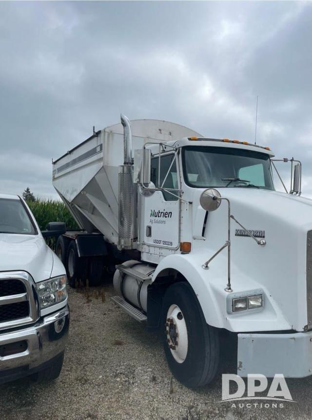 Image of Kenworth T800 equipment image 4