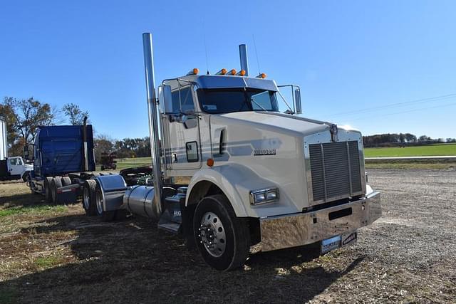 Image of Kenworth T800 equipment image 3