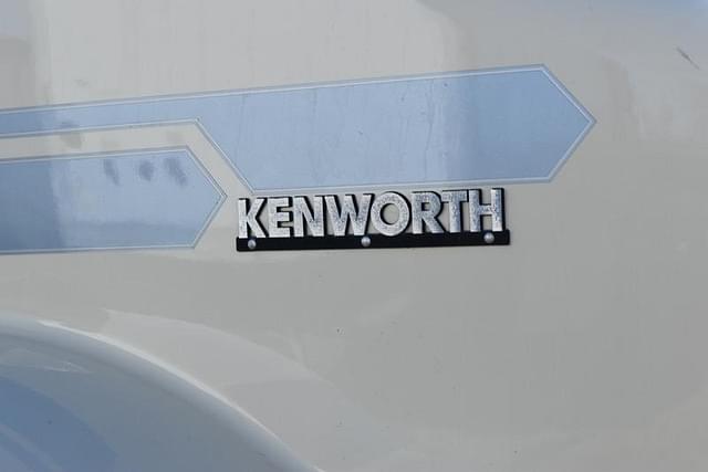 Image of Kenworth T800 equipment image 4