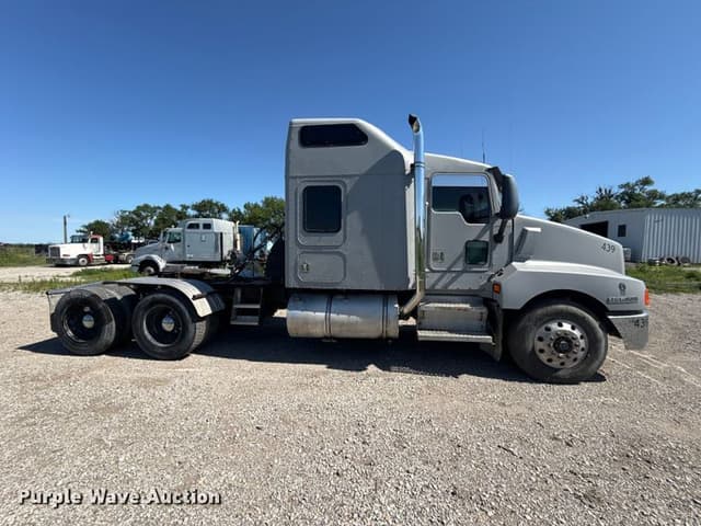 Image of Kenworth T800 equipment image 3