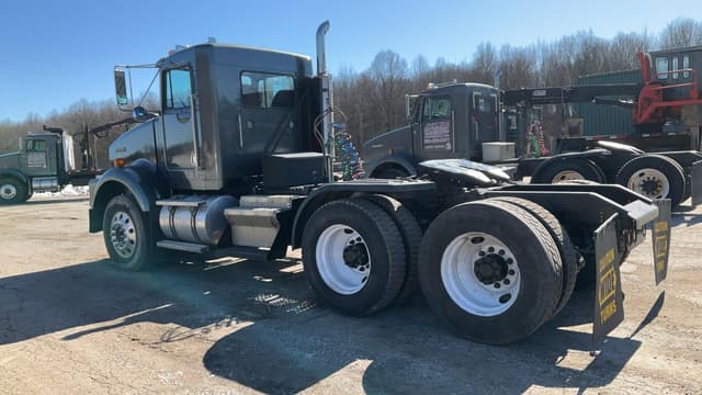 Image of Kenworth T800B equipment image 2