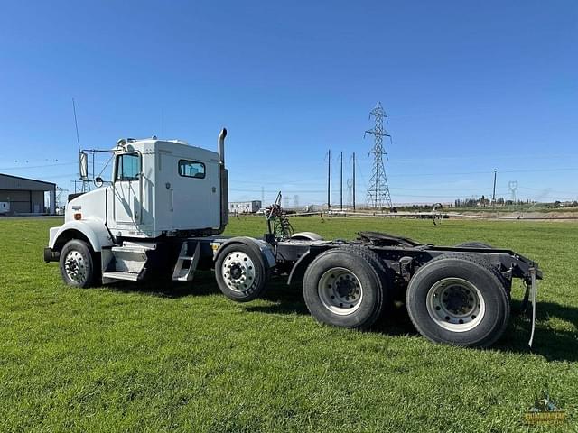 Image of Kenworth T800B equipment image 3