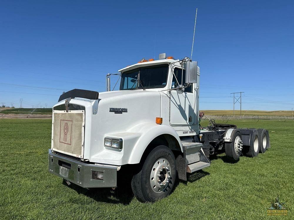 Image of Kenworth T800B Primary image