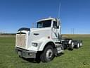 1999 Kenworth T800B Image