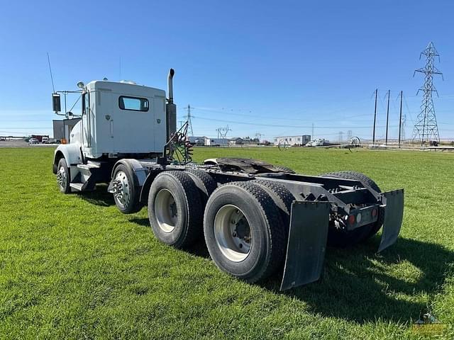 Image of Kenworth T800B equipment image 4