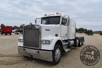 Main image Kenworth W900