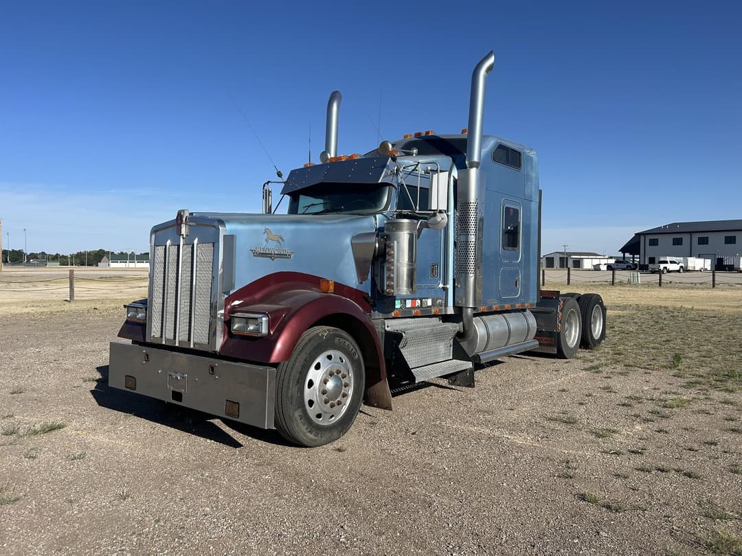 Image of Kenworth W900 Primary image