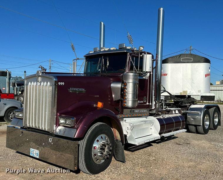 Main image Kenworth W900