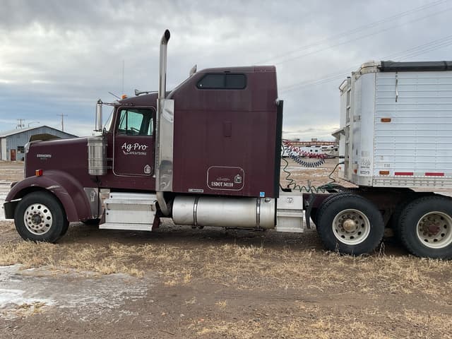 Image of Kenworth W900 equipment image 3