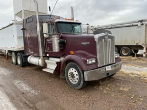 1999 Kenworth W900 Image