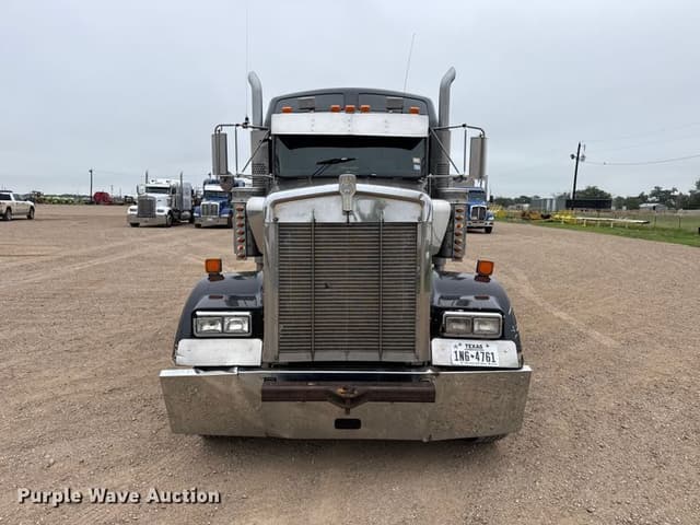 Image of Kenworth W900B equipment image 1