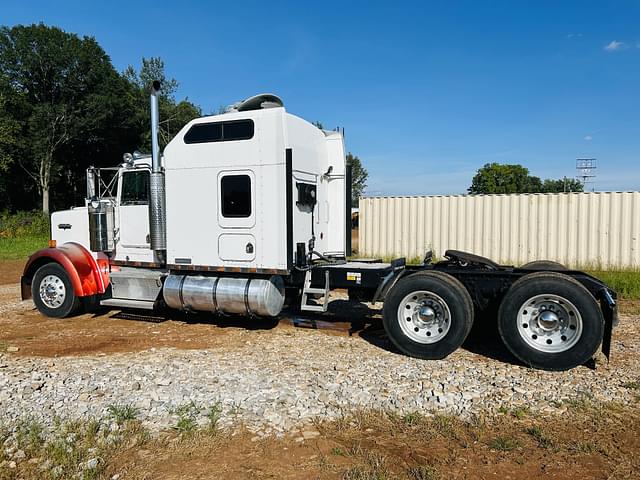 Image of Kenworth W900B equipment image 4