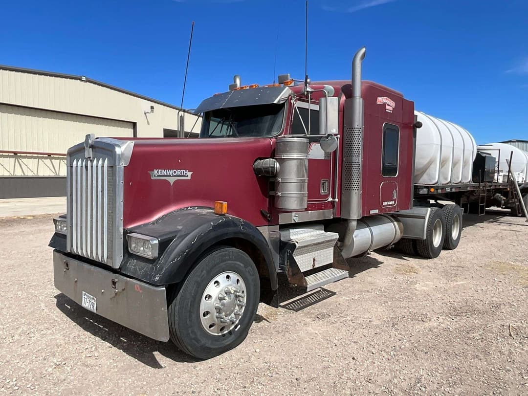 Image of Kenworth W900L Image 0