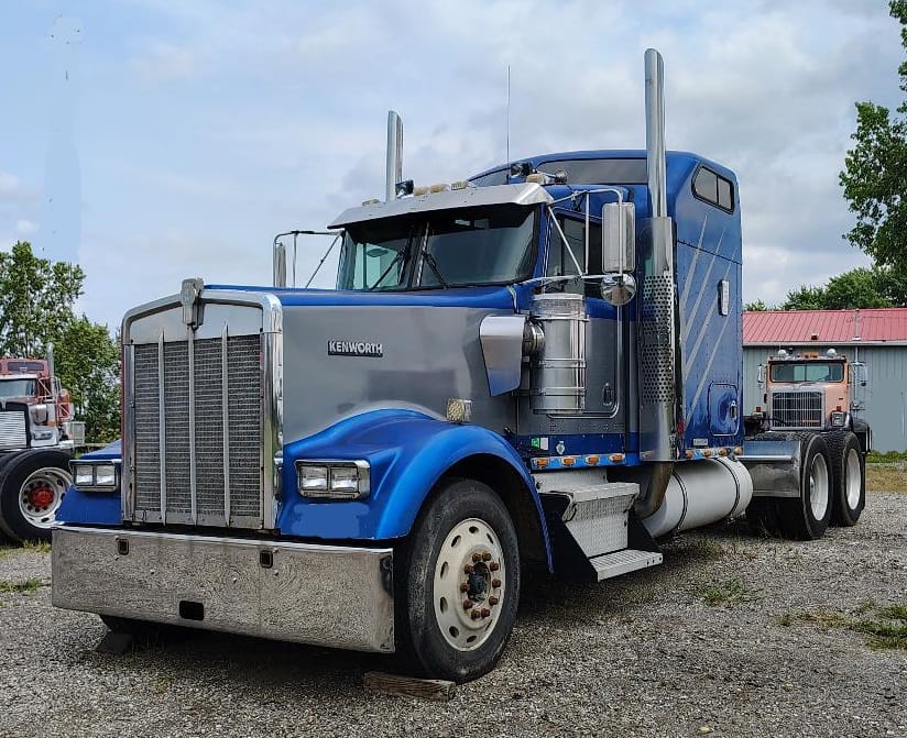 1999 Kenworth W900L Equipment Image0