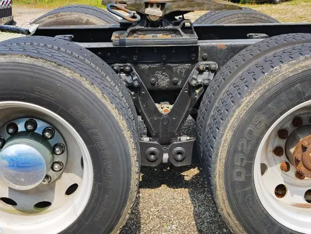 Image of Kenworth W900L equipment image 4