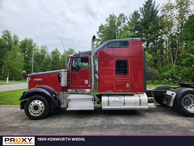 Image of Kenworth W900L equipment image 2