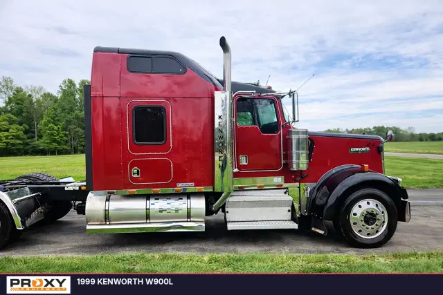 Image of Kenworth W900L equipment image 3