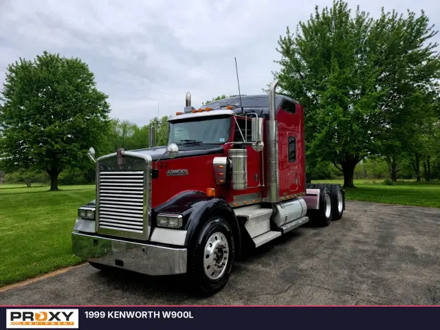 Image of Kenworth W900L equipment image 1