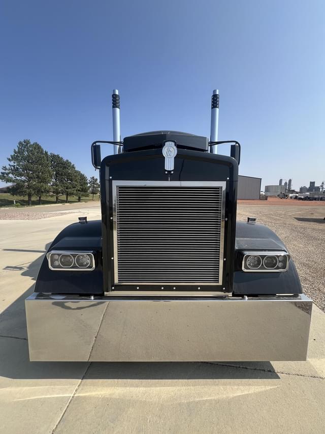 Image of Kenworth W900L equipment image 1